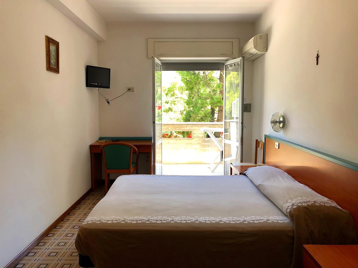 Hotel Pineta San Benedetto del Tronto Zewnętrze zdjęcie